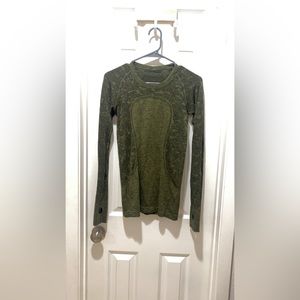 Lululemon Swiftly Tech Long Sleeve Crew Black / Brave Olive